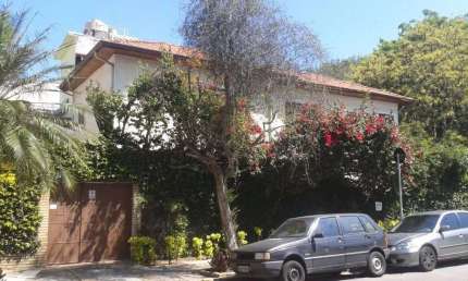Casa com 3 quartos à venda na Rua Dona Ana Pimentel, 295, Água Branca, São Paulo por R$ 2.000.000