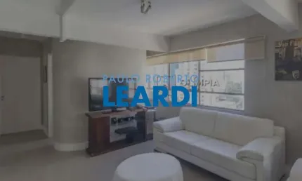 Apartamento à venda na Avenida Lavandisca, 622, Moema, São Paulo por R$ 1.400.000