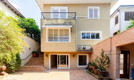 Casa com 4 quartos à venda na Rua Bragança, 152, Pacaembu, São Paulo por R$ 4.900.000