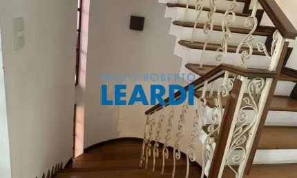 Casa à venda na Avenida Ireré, 1360, Planalto Paulista, São Paulo por R$ 1.400.000