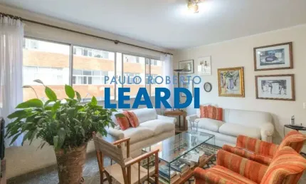 Apartamento à venda na Rua Oscar Freire, 1380, Pinheiros, São Paulo por R$ 1.078.000