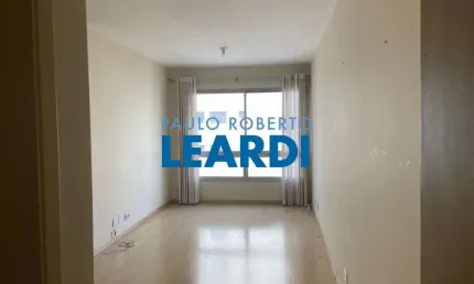Apartamento à venda na avenida da aclimação, 489, aclimação, são paulo por r$ 750.000