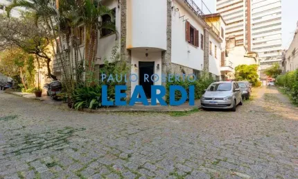 Casa em condomínio fechado à venda na Rua Pamplona, 1364, Jardim Paulista, São Paulo por R$ 2.700.000