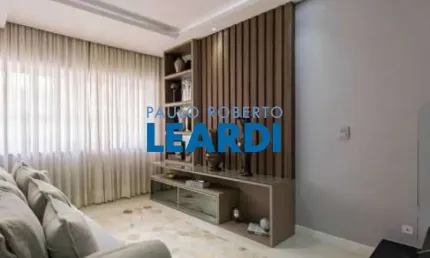Casa à venda na Rua Dom Duarte Leopoldo, 157, Cambuci, São Paulo por R$ 1.600.000