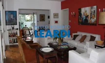 Casa à venda na Rua Angatuba, 560, Pacaembu, São Paulo por R$ 2.900.000