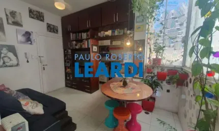 Cobertura à venda na Rua Genebra, 177, Bela Vista, São Paulo por R$ 742.000