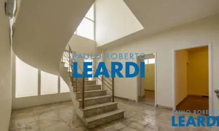 Casa à venda na Rua Almirante Pereira Guimarães, 360, Pacaembu, São Paulo por R$ 2.800.000