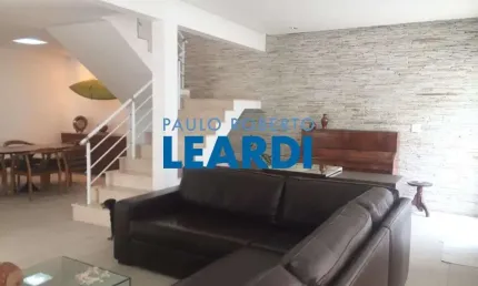 Casa à venda na Rua Urbanizadora, 49, Sumaré, São Paulo por R$ 4.000.000