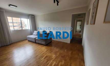 Apartamento à venda na Rua Apinajés, 1967, Sumaré, São Paulo por R$ 850.000