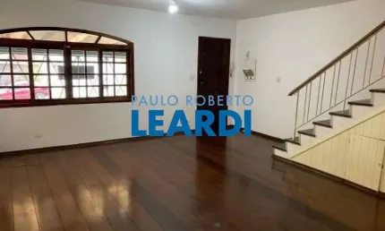 Casa à venda na Rua Emboabas, 559, Brooklin Paulista, São Paulo por R$ 902.000