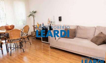 Apartamento à venda na Rua Natingui, 815, Vila Madalena, São Paulo por R$ 800.000