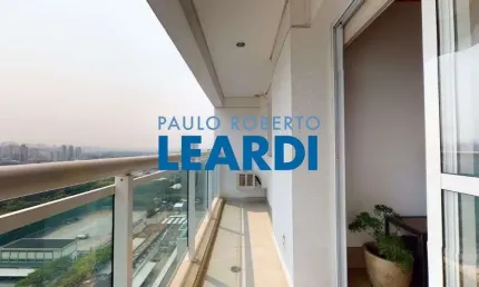 Apartamento à venda na Rua Rubens Meireles, 99, Barra Funda, São Paulo por R$ 650.000