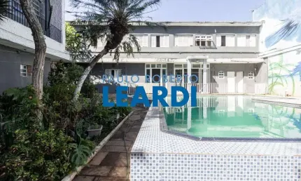 Casa à venda na alameda uapixana, 259, planalto paulista, são paulo por r$ 8.000.000