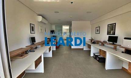 Ponto comercial à venda na Avenida Marquês de São Vicente, 405, Barra Funda, São Paulo por R$ 800.000
