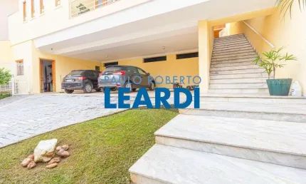 Casa à venda na avenida cardeal motta, 1252, city américa, são paulo por r$ 3.300.000