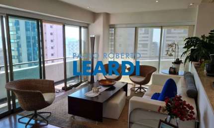 Apartamento à venda na Rua Urano, 26, Aclimação, São Paulo por R$ 1.950.000