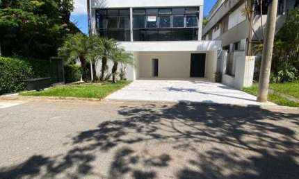 Casa em condomínio fechado com 3 quartos para alugar na dos Antúrios, 228, Condomínio Centro Comercial Alphaville, Barueri por R$ 15.000