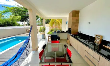 Vilas do Atlântico Casa de Alto Padrão com 460m² de área total - Oportunidade