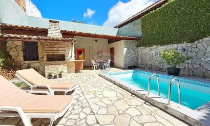 Casa triplex solta com piscina privativa e terraço - stella maris