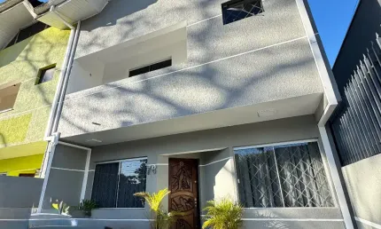 Casa à venda na Rua Marechal Trompowski, 78, Bacacheri, Curitiba