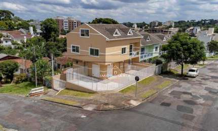 Sobrado com 3 dormitórios à venda, 268 m² por R$ 1.079.000,00 - Tingui - Curitiba/PR