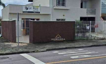 Sobrado com 3 dormitórios à venda, 151 m² por R$ 750.000 - Portão - Curitiba/PR