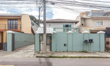 Casa com 3 dormitórios à venda, 151 m² por R$ 680.000 - Santa Cândida - Curitiba/PR