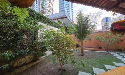 Excelente Casa Praia de Manaíra com 4 quartos, vagas de garagem