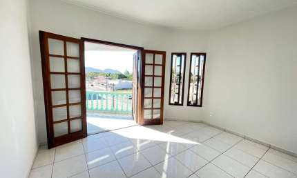 Casa comercial para alugar no Fábio Silva, Tubarão 