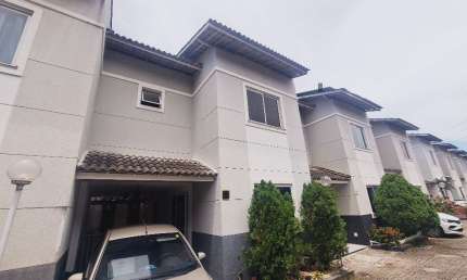 Casa em Condominio no Bairro Itaperi a poucos metros da Av Silas Munguba