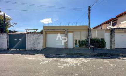 Casa duplex à venda no bairro Sapiranga - Fortaleza/CE