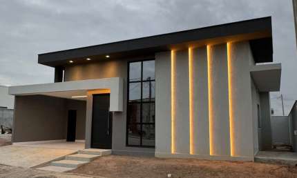 Belíssima casa recém construída no condomínio Majestic- Cajupiranga