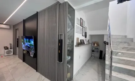 Alugo casa duplex mobiliada e reformada no condomínio riviera mar de ponta negra- cidade verde- natal rn