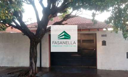 Casa com 3 quartos à venda na Vila Santana, Araraquara , 168 m2 por R$ 450.000