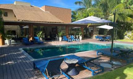 Locação de Casa  em Trancoso, com 7 suítes, piscina e Staff