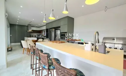 Vende-se casa com 4 suítes, piscina e área Gourmet no  Alphaville