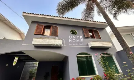 Aluga-se , ou, vende-se - casa com 4 dormitórios , churrasqueira e quintal.