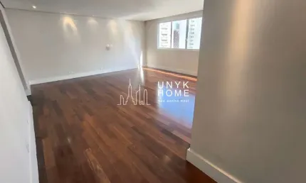 Amplo apartamento de 190m² com excelente distribuição e localização privilegiada!