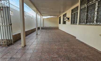 Casa com 4 quartos à venda na Rua Professora Dolores Melita, 86, Japiim, Manaus