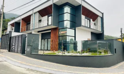 Casa à venda na Rua Rio Negrinho, 536, Saguaçu, Joinville