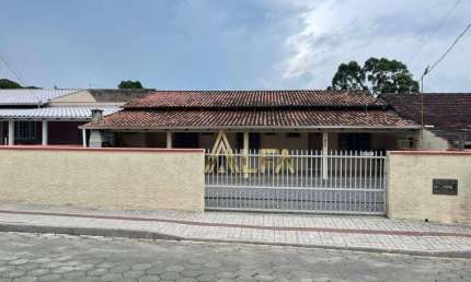 Casa com 4 SUÍTES à venda, 150 m² por R$ 600.000 - Centro - Penha/SC
