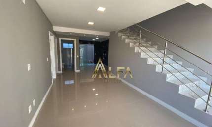 Sobrado com 4 dormitórios à venda, 155 m² por R$ 845.000,00 - Meia Praia - Navegantes/SC