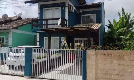 Sobrado com 3 dormitórios à venda, 79 m² por R$ 850.000,00 - Armação - Penha/SC