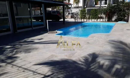 Aproveite o estilo de vida praiano neste oásis à poucos passos do mar!