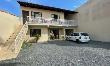 Casa a venda no bairro Santo Antônio em Balneário Piçarras.