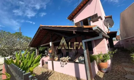 Linda casa em penha a poucos metros da praia da armação