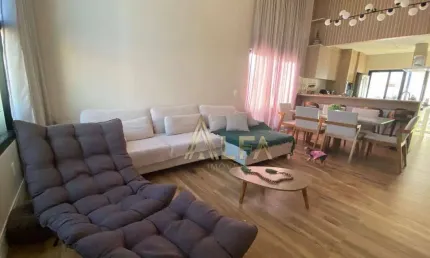 Casa Alto Padrão com 3 dormitórios sendo 1 suite à venda, 161 m² por R$ 1.500.000 - Meia Praia - Navegantes/SC