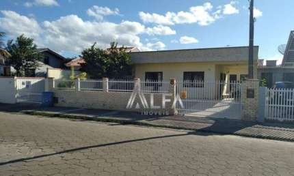 Casa com 4 dormitórios à venda, 120 m² por R$ 700.000,00 - Centro - Penha/SC