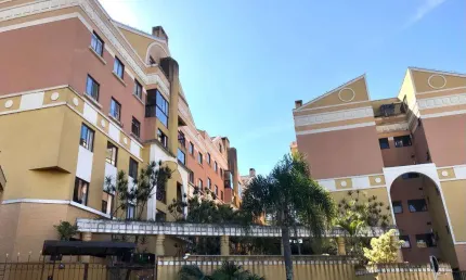 Apartamento com 3 quartos para alugar na Rua Jorge Bonn, 231, Tingui, Curitiba, 77 m2 por R$ 2.200