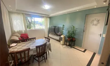 Apartamento com 3 quartos sendo 1 suíte e com 2 vagas